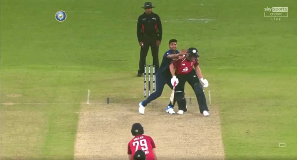 ভিডিও : ডেভিড মালানকে আউট করতে গিয়ে ঝামেলায় জড়ালেন সুন্দর-বেয়ারস্টো 2