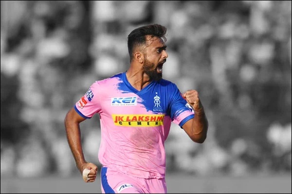 CSKvsRR: চেন্নাইয়ের বিরুদ্ধে ম্যাচে জমিয়ে ট্রোল হলেন জয়দেব উনাকট, ধোনিকে নিয়েও তামাশা 1