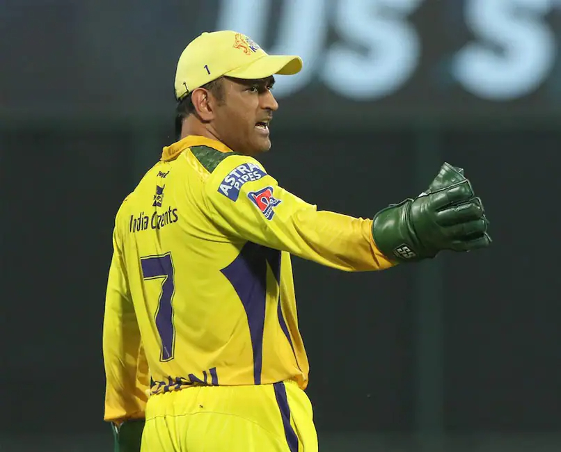 অধিনায়ক হিসেবে মাঠের বাইরে ধোনি যা করলেন, হৃদয় জিততে বাধ্য করবে আপনাদের 1