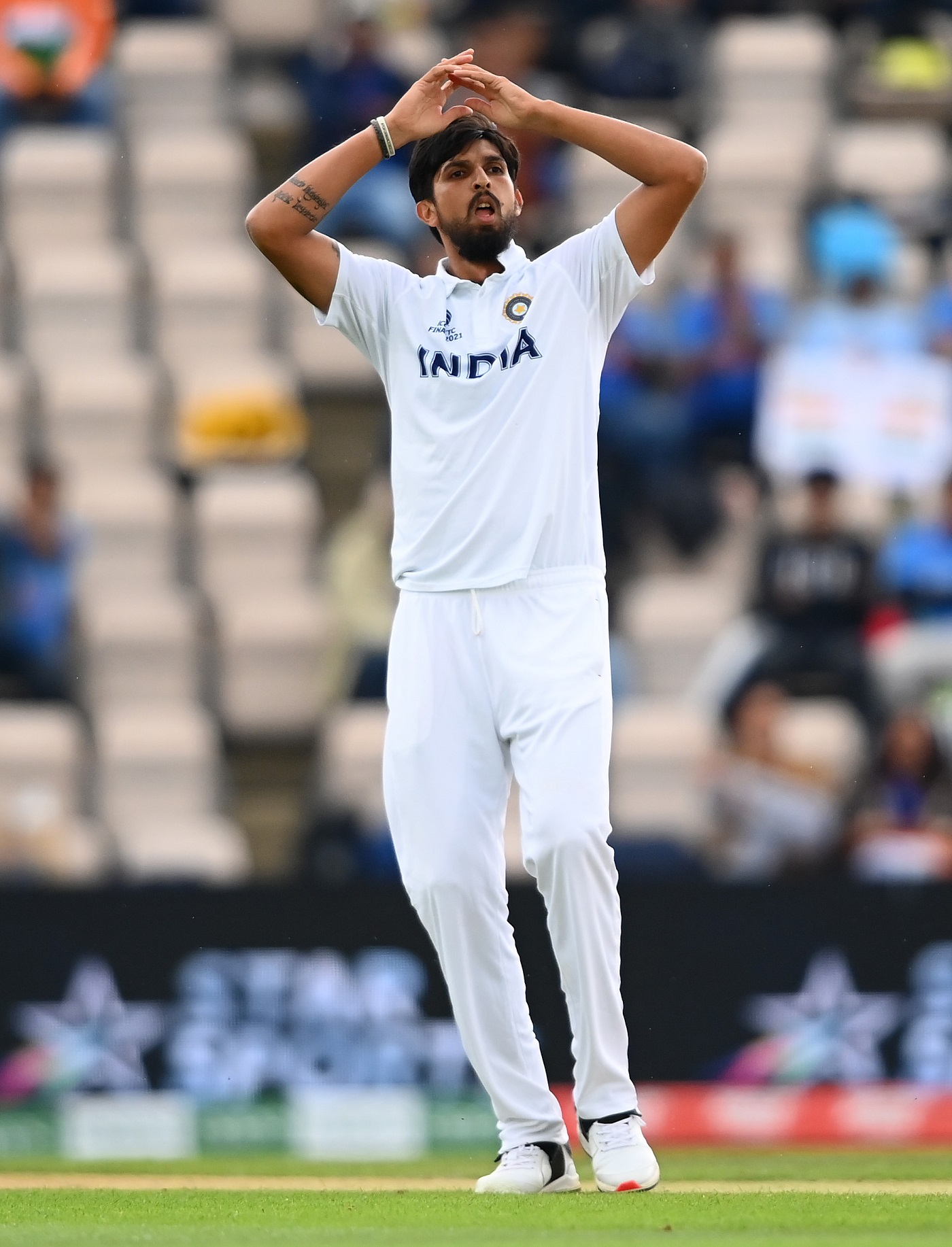 লিডস টেস্টের মাঝপথেই ছিটকে গেলেন এই তারকা ক্রিকেটার? চাঞ্চল্যকর আপডেট দিলেন শামি 2