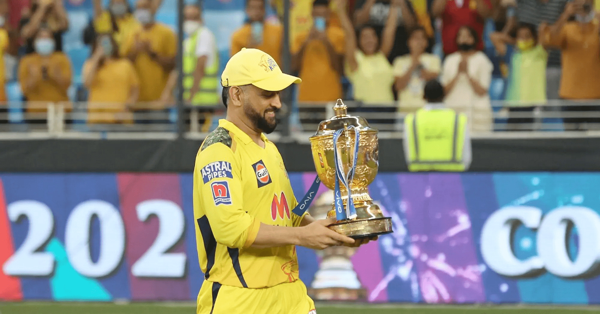 MS Dhoni With IPL Trophy | Image: Getty Images