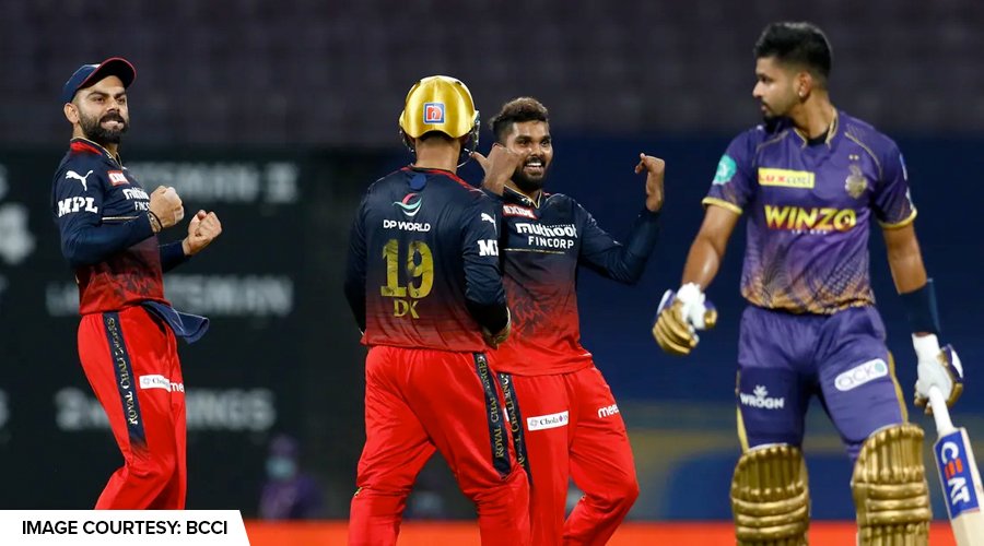IPL 2022: হাসারাঙ্গার স্পিনে পিচে নাচতে হল নাইট ব্যাটসম্যানদের !! দেখে নিন ওয়ানিন্দুর ৪ উইকেটের দুরন্ত ভিডিও 2
