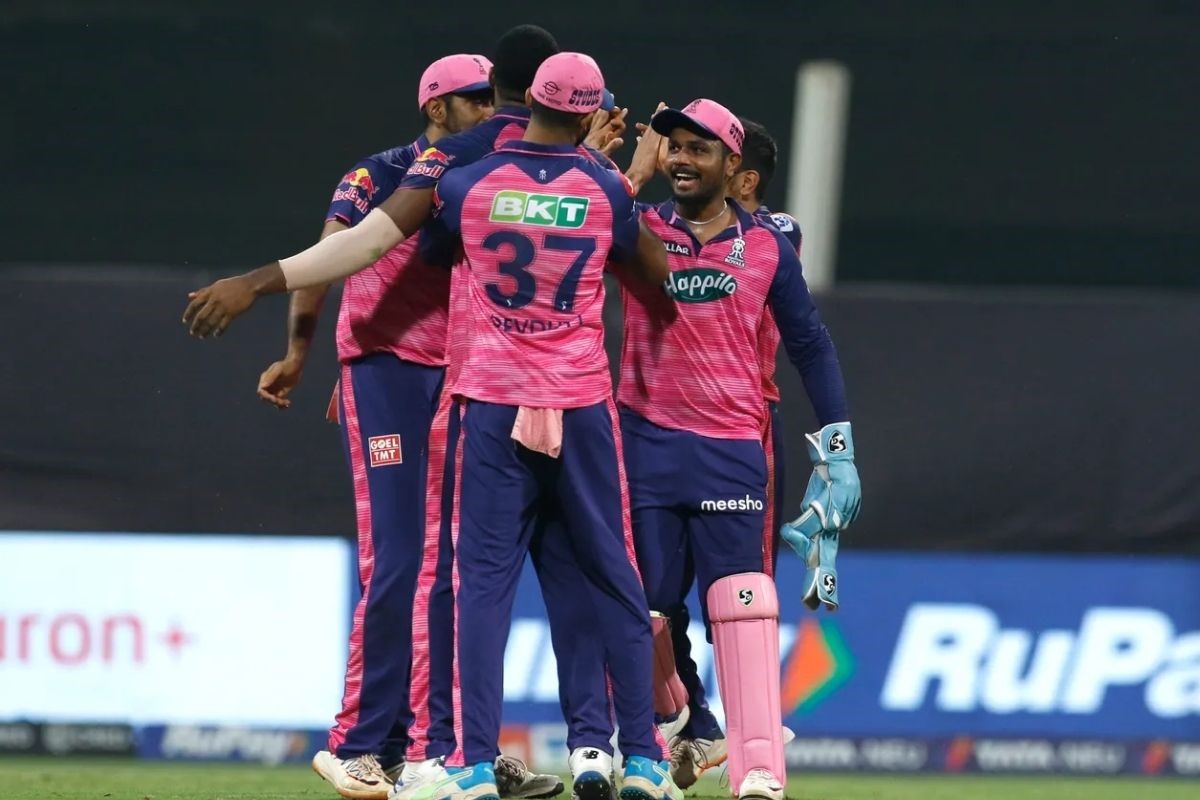 IPL 2022: শেষ ওভারে নাটক, ম্যাচের মাঝখানে ব্যাটসম্যানদের বেরিয়ে আসতে বললেন ঋষভ পান্ত !! দেখুন ভিডিও 1