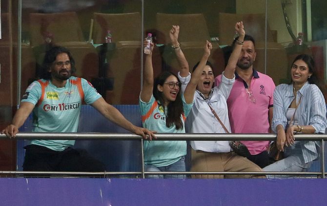 IPL 2022: লিঙ্গ নিয়ে নোংরা মন্তব্যের শিকার কেএল রাহুলের প্রেমিকা আথিয়া শেঠি! এই ছবিকে ঘিরে চাঞ্চল্য 2