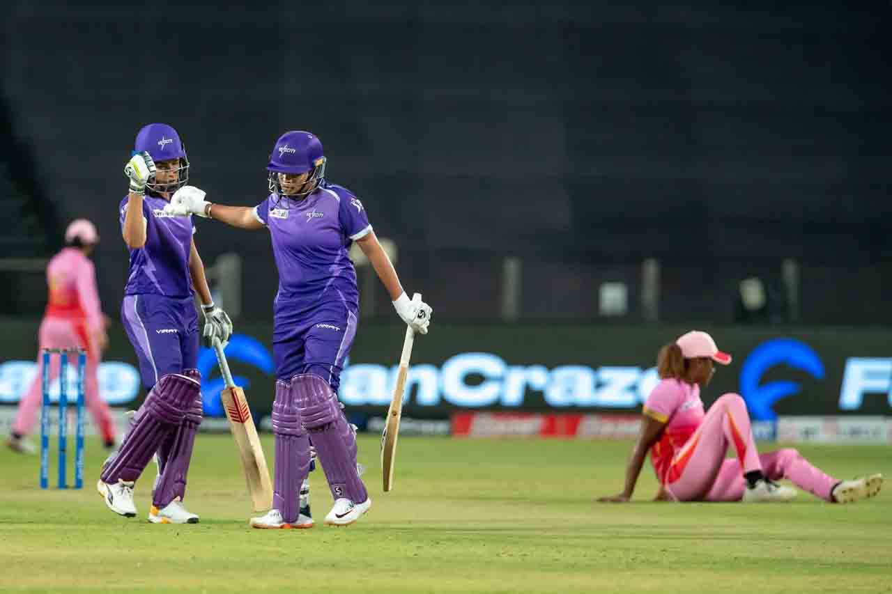 Women's IPL: ১৬ রানে হেরেও ফাইনালে পৌঁছল ভেলোসিটি, কিরণ নভগিরের ইনিংস মোচন করল সংকট 2