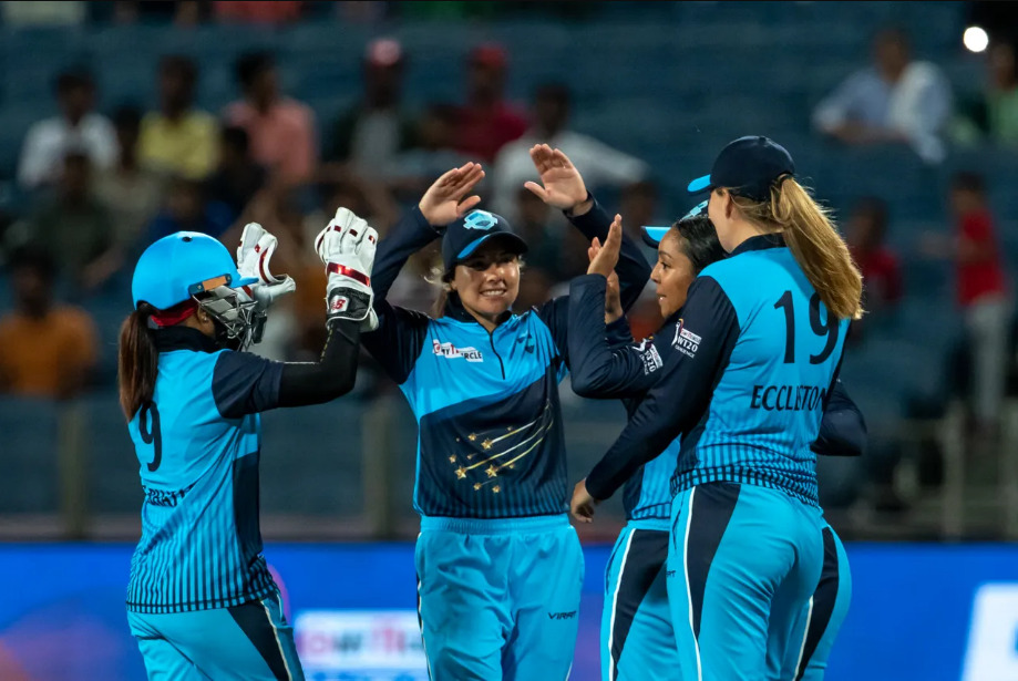 Women's T-20 Challenge Final: তৃতীয়বারের মতো চ্যাম্পিয়ন সুপারনোভাস, স্বপ্নভঙ্গ হলো ভেলোসিটির !! টুইটারে খুশির বন্যা 1