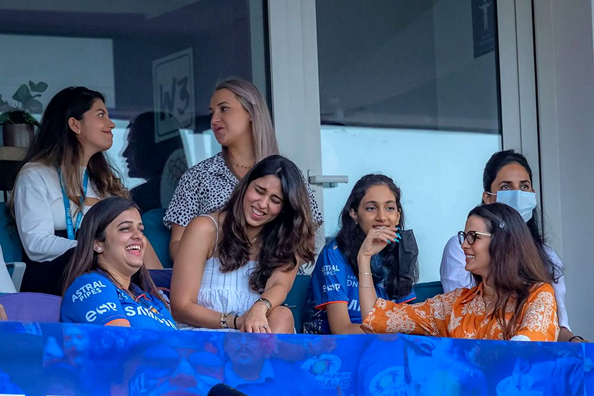 IPL 2022: আইপিএলে শুধু খেলোয়াড়রাই নন, তাদের স্ত্রীরাও মাঠে ছড়িয়েছেন উষ্ণতা! নজর কেড়েছে 2