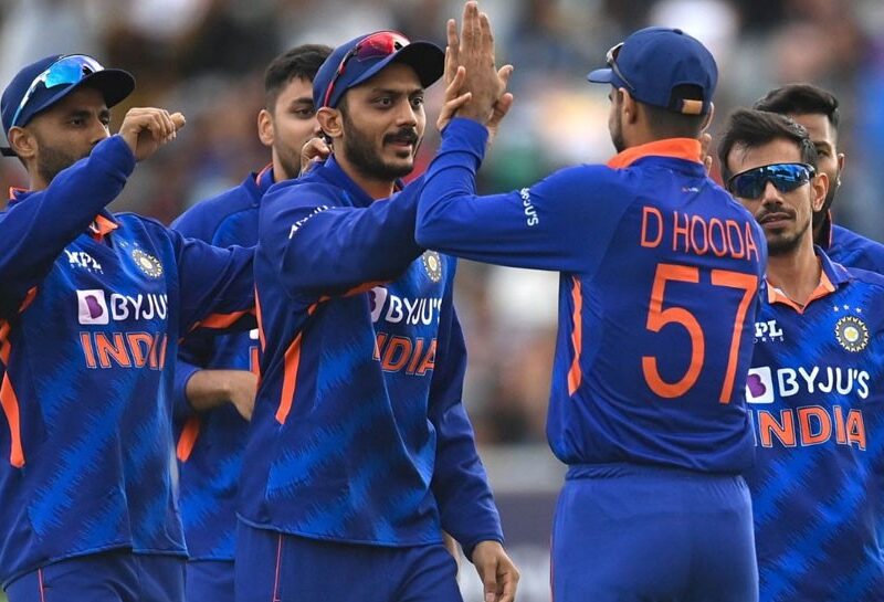 Team India: পরপর দুইবার স্কোয়াডে জায়গা পেলেও টিম ইন্ডিয়ার জার্সি জড়াতে পারেননি এই ম্যাচ উইনার, জিম্বাবুয়ের বিপক্ষে খুলবে কি ভাগ্য ? 1