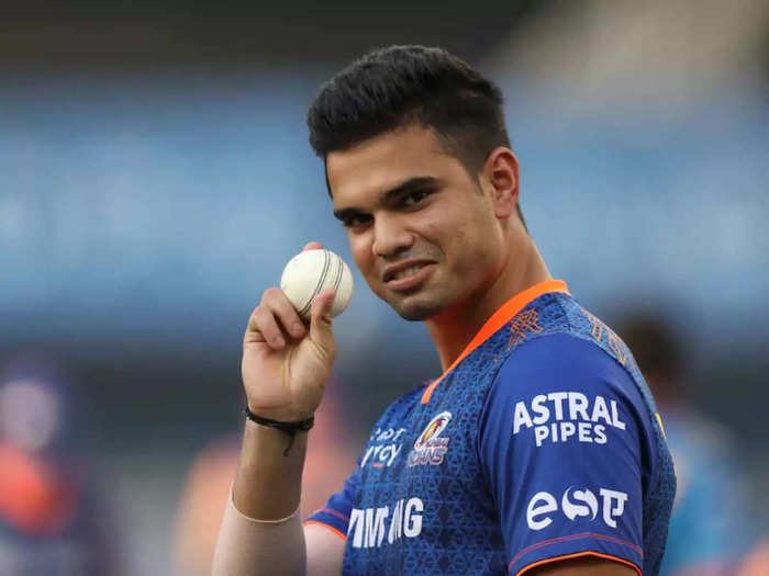 Arjun Tendulkar-কে নিয়ে বিষ্ফোরক বয়ান বোলিং কোচ শেন বন্ডের, এই মারাত্মক কারণের জন্যই মুম্বই দলে সুযোগ পাচ্ছেন না শচীন-পুত্র !! 1