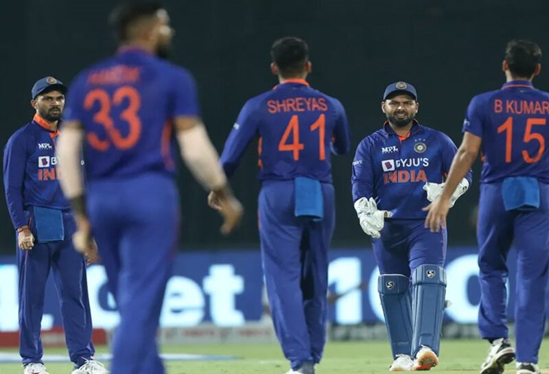 Team India: যেভাবেই হোক বিশ্বকাপের দলে জায়গা করে নেবেন এই মারকাটারি খেলোয়াড় ! রাখেন একাই কাপ জেতানোর ক্ষমতা 4