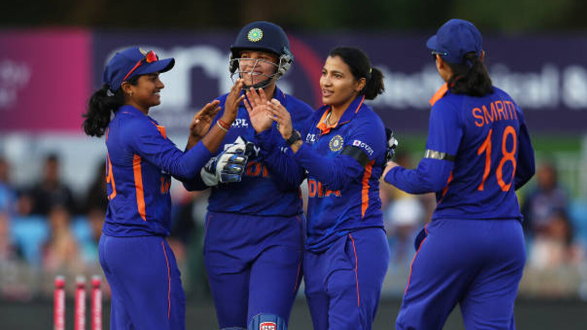 Team India: এই মহিলা ক্রিকেটারের সাথে হলো ডাকাতি, লন্ডনের হোটেল থেকে নগদ-গয়না উধাও !! 1