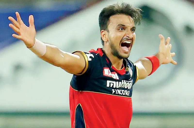 TOP 3: ৩ জন প্লেয়ার যাদের দলে ধরে রেখে পস্তাতে পারে রয়্যাল চ্যালেঞ্জার্স বেঙ্গালুরু !! 1