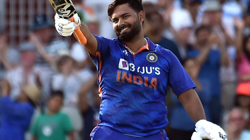 "ভারতীয় দলের নতুন কোচ স্বাগতম", ভক্তদের ট্রোলের স্বীকার হলেন উইকেট রক্ষক ঋষভ পন্থ !! 3