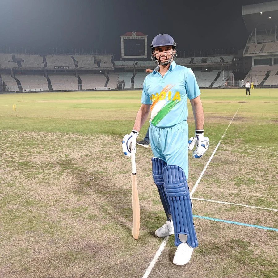 “মহারাজ এ কি সাজে…” টিম ইন্ডিয়া’র নীল জার্সি’তে আরও একবার বাইশ গজ মাতালেন সৌরভ গঙ্গোপাধ্যায়, দেখুন ছবি !! 6 Sourav Ganguly | image: Twitter
