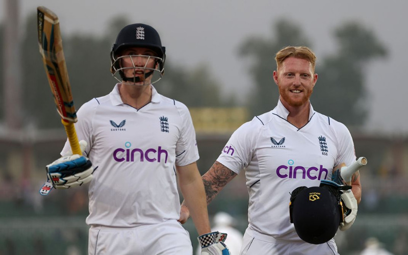 ENG VS PAK: ইংল্যান্ড বনাম পাকিস্তান ম্যাচ চলাকালীন দেখা গেলো যুবতীর ভাইরাল নাচ, প্রকাশ্যে আসতেই তুমুল ভাইরাল !! 3