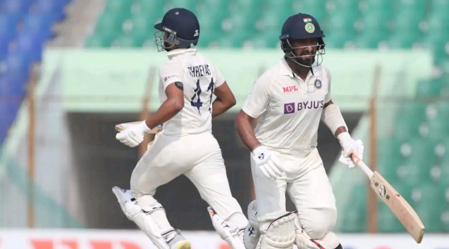 IND vs BAN: কঠোর অনুশীলনেই এসেছে সাফল্য ! প্রত্যাবর্তনেই সিরিজ সেরা হয়ে জানিয়ে দিলেন চেতেশ্বর পূজারা !! 2 Cheteshwar Pujara | image: twitter