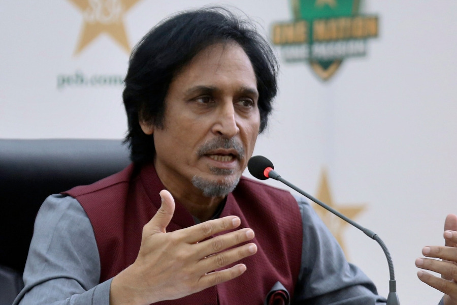 "পিএসএল ২০২৩ ড্রাফটের সময় হঠাৎই বন্ধ হলো লাইট", এর পরেই সোশ্যাল মিডিয়ায় তীব্র ট্রোলের শিকার রমিজ রাজা !! 3