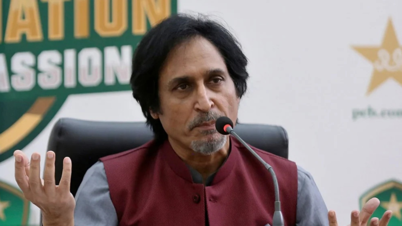 “চুলোয় যাক ইন্ডিয়া…” এশিয়া কাপ আয়োজনের দায়িত্ব হারিয়ে ভারতের দিকে কটুবাক্যের ফোয়ারা ছোটালেন জাভেদ মিয়াঁদাদ !! 2 Ramiz Raja | image: twitter