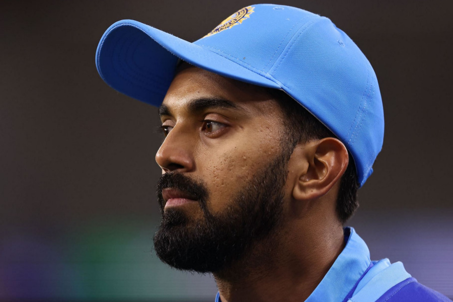 IND vs AUS: চেন্নাইতে ম্যাচ চলাকালীন হঠাৎই মাঠ ছাড়লেন KL রাহুল, চোট নাকি অন্য কারণ? শঙ্কায় ক্রিকেট অনুরাগীরা !! 2 KL Rahul | IND vs AUS | image: twitter