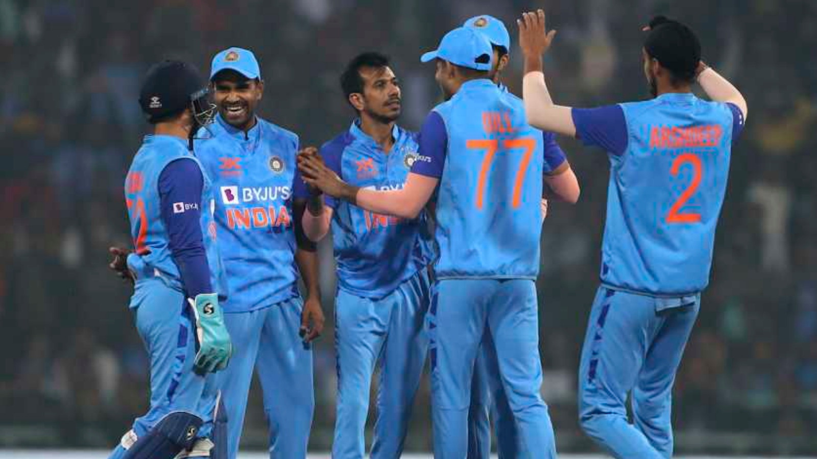 IND vs NZ: দ্বিতীয় টি-২০ ম্যাচের পিচ নিয়ে খুশি নয় ভারতীয় দল ! কিউরেটরের কাছে জবাবদিহি চাইলেন বোলিং কোচ !! 3 IND vs NZ | image: twitter