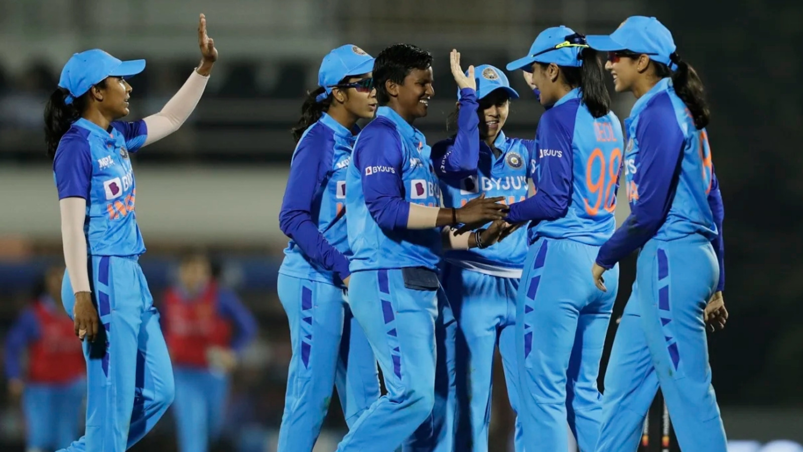 BCCI-এর নজরে বিশ্বকাপজয়ী কোচ, ভারতীয় দলে অন্ধকার রাহুল দ্রাবিড়ের ভবিষ্যত ?? 2 India Women's Team | BCCI | Image: Twitter