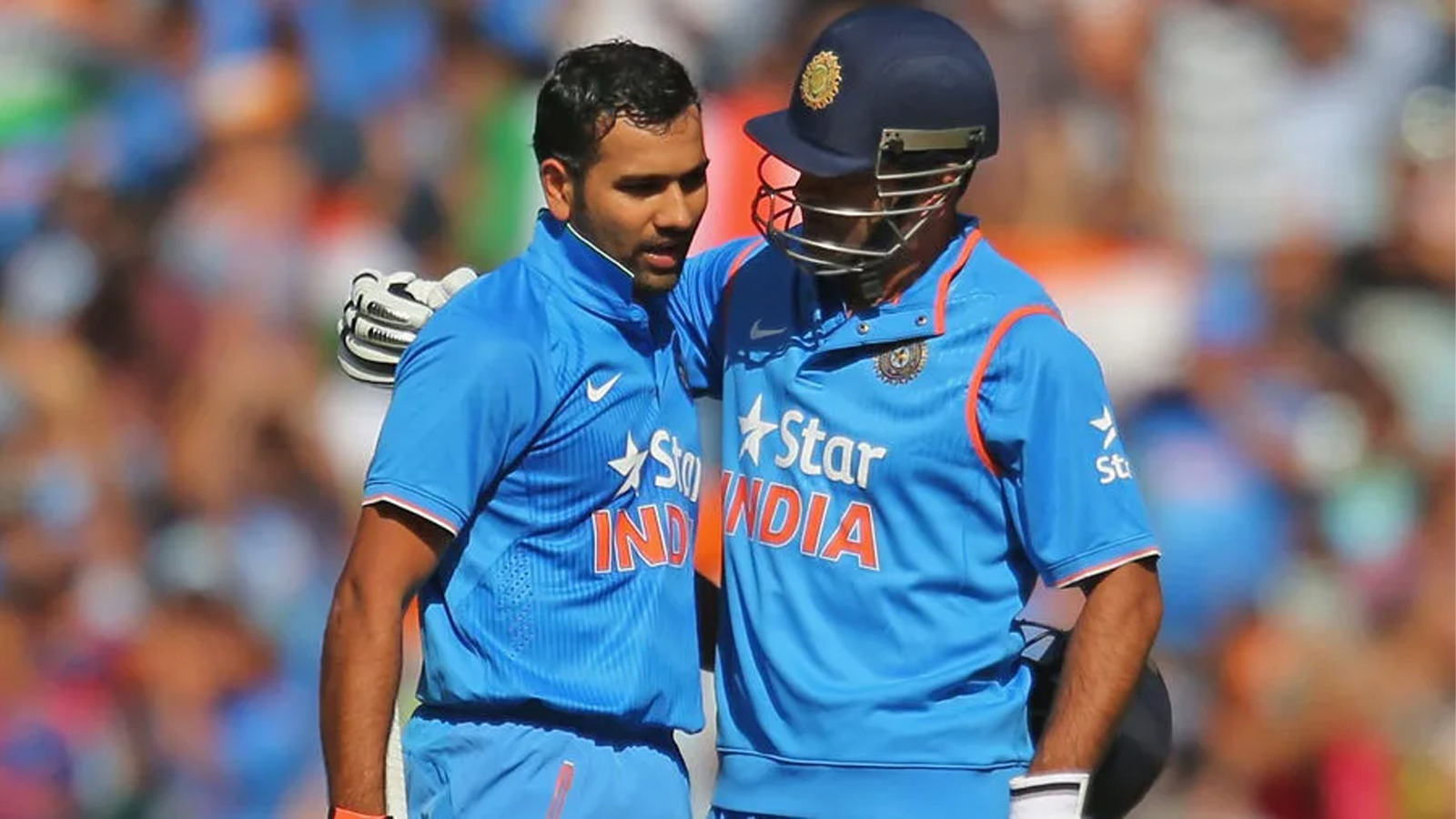 MS Dhoni and Rohit Sharma | image: twitter