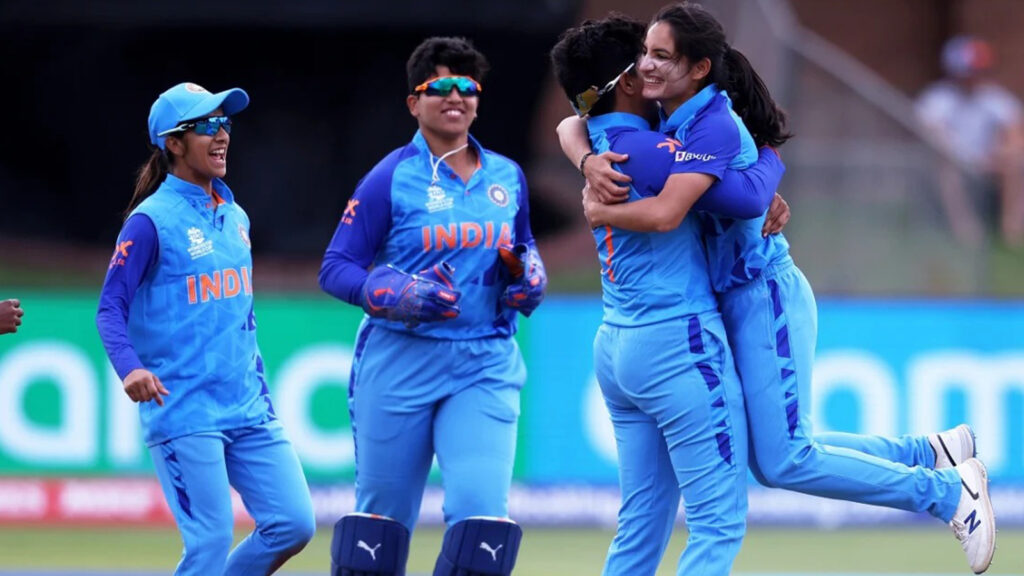 ICC T20 WC : অস্ট্রেলিয়ার বিপক্ষে সেমিফাইনালে এই দল নিয়ে নামতে চলেছে ভারতীয় দল, বাদ পড়লেন এই ম্যাচজয়ী খেলোয়াড় !! 3 Renuka Sigh