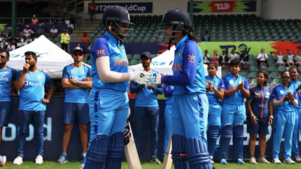 ICC T20 WC : অস্ট্রেলিয়ার বিপক্ষে সেমিফাইনালে এই দল নিয়ে নামতে চলেছে ভারতীয় দল, বাদ পড়লেন এই ম্যাচজয়ী খেলোয়াড় !! 2 Shafali Verma and Smriti Mandhana