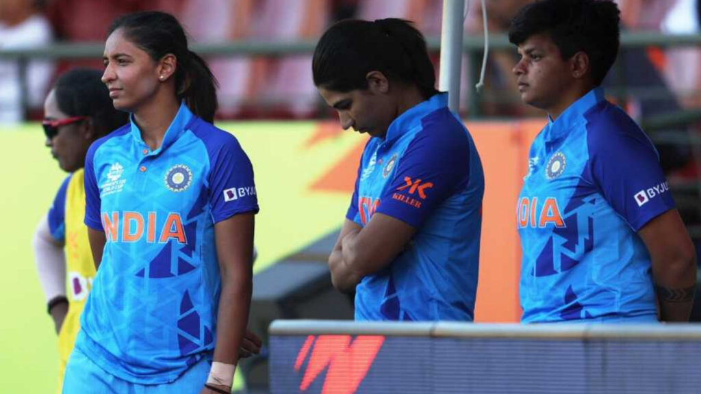 INDW VS AUSW: ক্যাচ ধরে হঠাৎই বেন স্টোকস' কে স্মরণ, দেশি ভাষায় দিলেন গালি, শেফালির ভিডিও ভাইরাল !! 3 India lost in semi