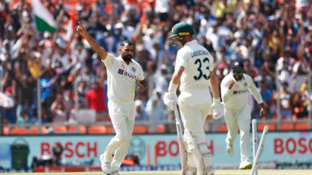 IND vs AUS: প্রধানমন্ত্রী মোদির সঙ্গে হাত মেলানোর সময় নিজের গোপনাঙ্গে হাত ছিল ইশানের, ভিডিও ভাইরাল হতেই শুরু তোলপাড় !! 3 IND VS AUS