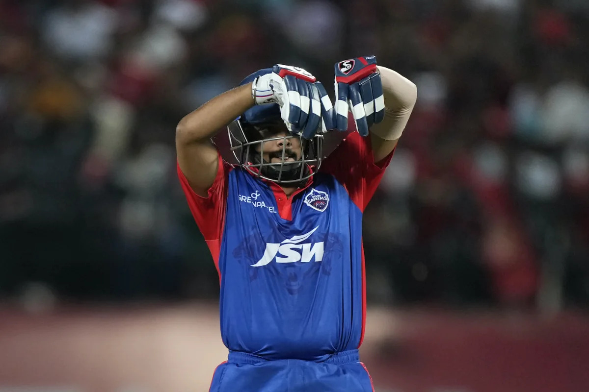 IPL 2023: লেডি লাক’ই কপাল ফেরালো পৃথ্বী শ’র? ধর্মশালার রহস্যময়ীকে নিয়ে বাড়ছে জল্পনা !! 2 Prithvi Shaw | IPL 2023 | image: twitter