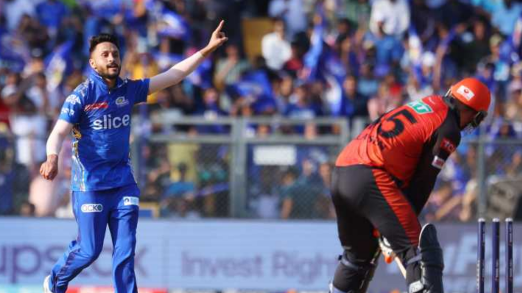 TOP 3: ৩ ভারতীয় পেসার যারা আসন্ন আইপিএলে নিতে পারেন হার্ষিত রানার জায়গা !! 2 Akash Madhwal