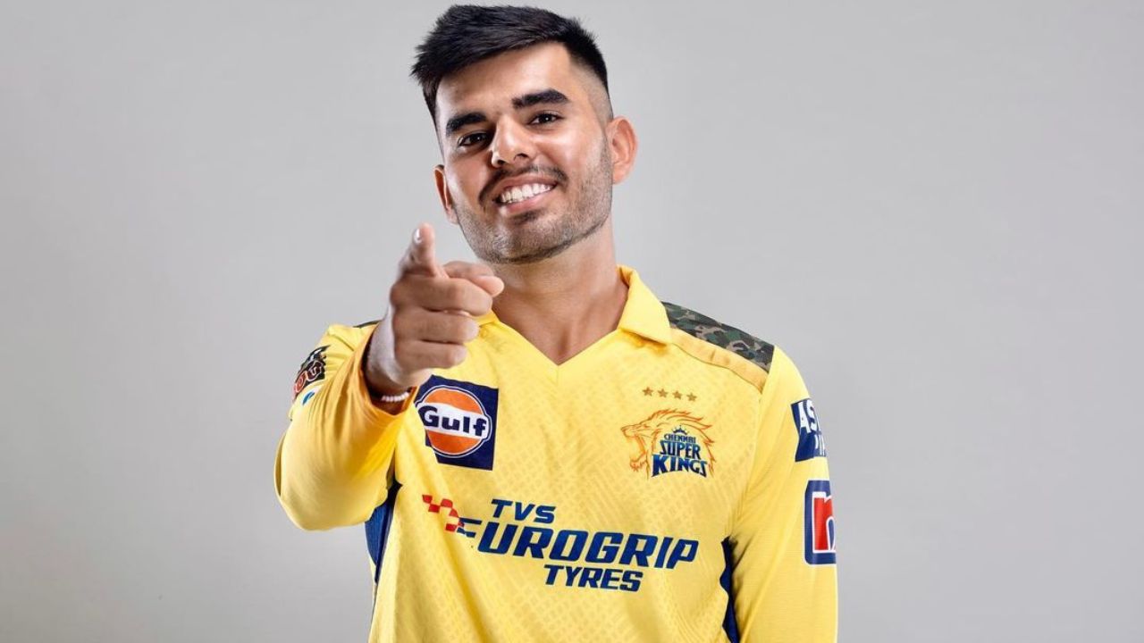 হীরে চিনতে ভুল করেছিলেন MS ধোনি, দলীপ ট্রফিতে যোগ্য জবাব দিলেন তরুণ ক্রিকেটার !! 2 Nishant Sindhu | MS Dhoni | Image: Getty Images