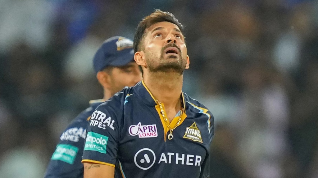 IPL 2023: ১০ প্লেয়ার যারা এই আইপিএলে কম টাকায় সুযোগ পেয়েও করেছেন কোটি টাকার কাজ !! 4 Mohit Sharma