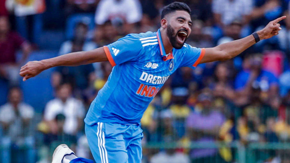 এশিয়া কাপের ফাইনালে দুরন্ত বোলিং স্পেলে ওডিআই ক্রিকেটে নম্বর ওয়ান বলার হয়ে উঠলেন মোহাম্মদ সিরাজ !! 1