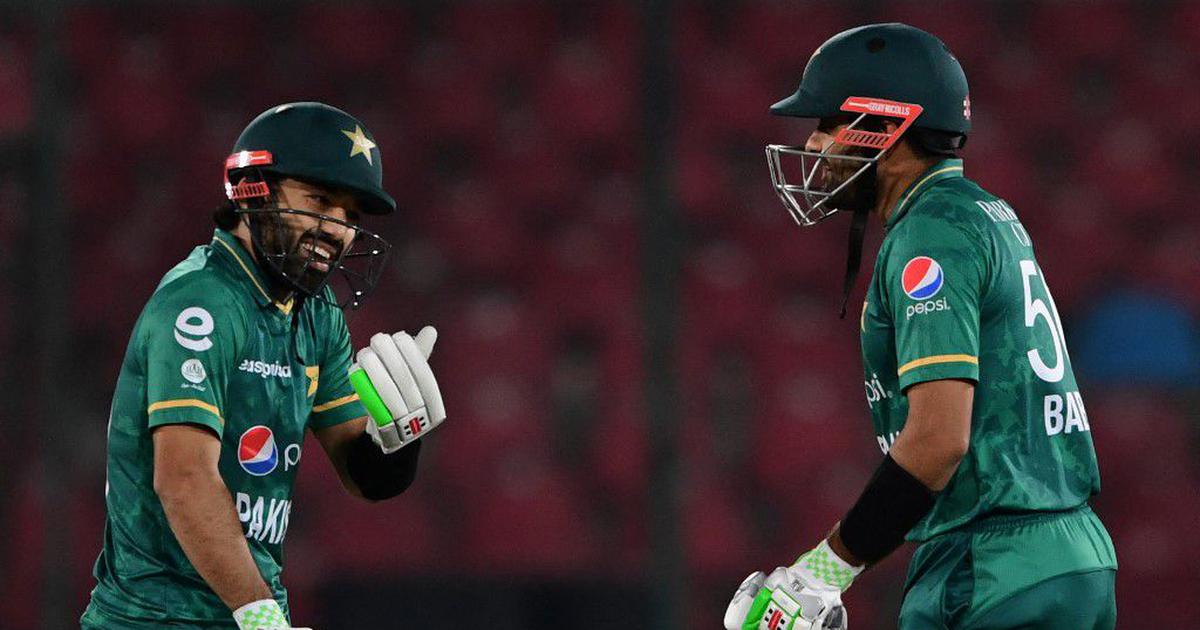 বাবরের সঙ্গে প্রাতরণা করলেন রিজওয়ান, পিঠে মারলেন ছুরি !! 1