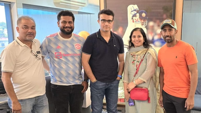 Wriddhiman Saha and his wife with Sourav Ganguly | Image: Twitter