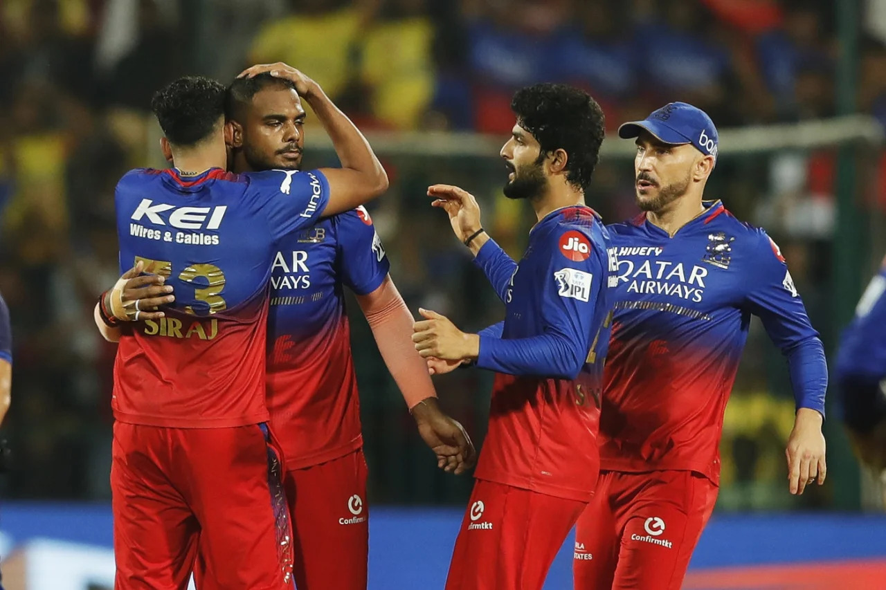 Yash Dayal with RCB teammates | IPL 2024 | Image: Getty Images