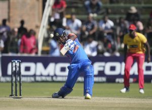 IND vs ZIM, 5th T20i: অর্ধশতক সঞ্জু স্যামসনের, পঞ্চম টি-২০তে জিম্বাবুয়ের সামনে ১৬৮ রানের লক্ষ্য রাখলো ভারত !! 6
