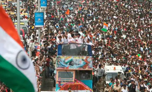 Open Bus Parade | Image: Twitter