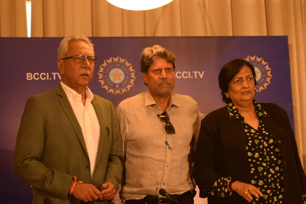 Anshuman Gaekwad, Kapil Dev and Shanta Rangaswamy | Image: Twitter