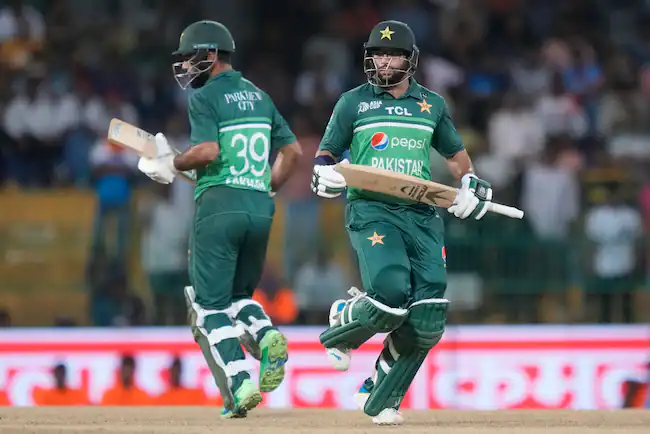 Fakhar Zaman and Imam-Ul-Haq, কেন্দ্রীয় চুক্তি