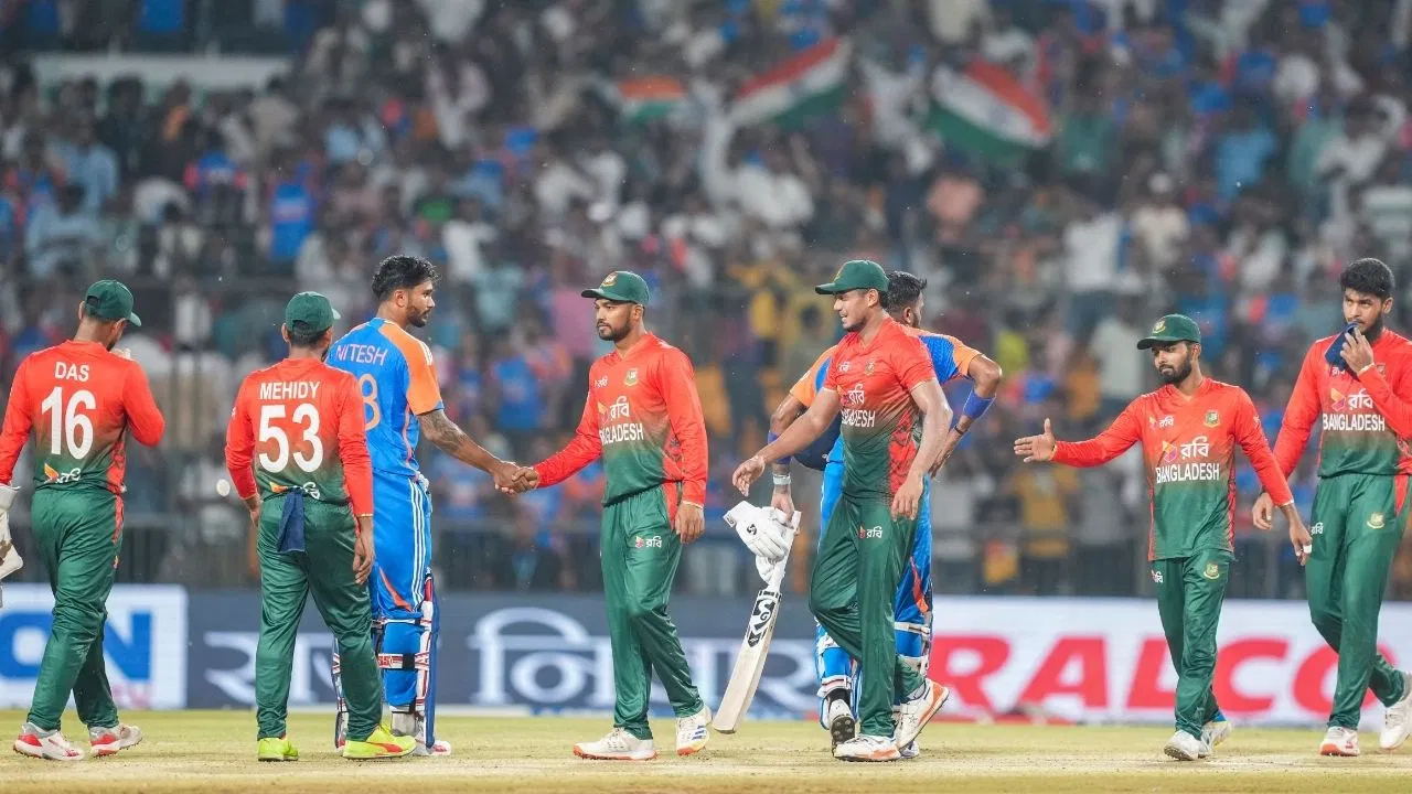 IND vs BAN: বাংলাদেশ সফর ঘিরে মিললো আলোর দিশা, এই দিনে মাঠে নামছেন কোহলি-রোহিত’রা !! 3 IND vs BAN | Image: Getty Images