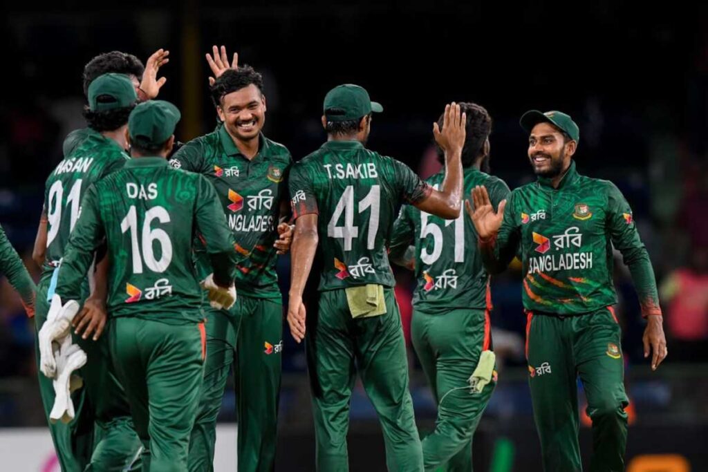 ৬,৬,৬,৬,৬,৬.... ৩২টি চার, ১৩টি ছক্কা, বাংলাদেশি অধিনায়কের গর্জে উঠল ব্যাট, ওডিআই ম্যাচে হাঁকালেন ২৫৬ রান !! 2 Champions Trophy 2025, বাংলাদেশ