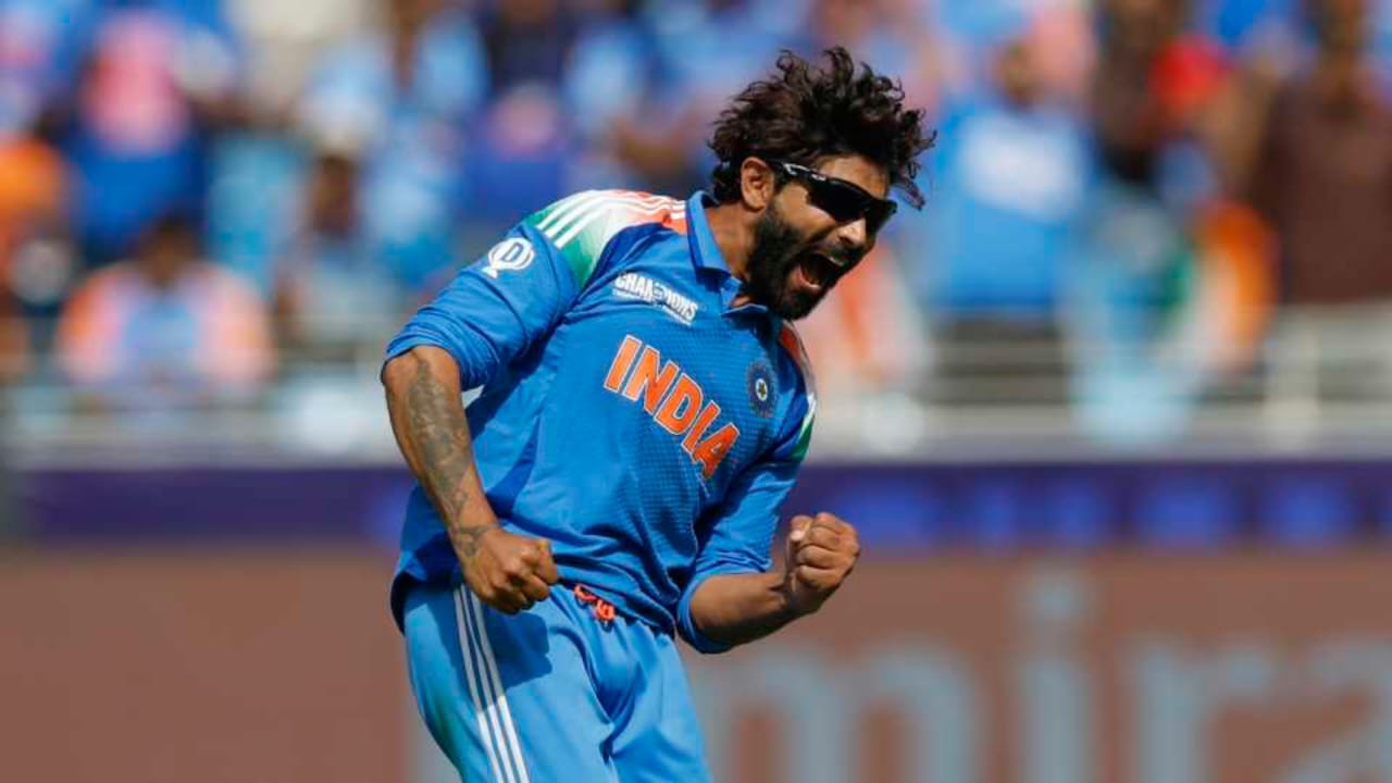 “হ্যাপি রিটায়ারমেন্ট…” জাদেজাকে অবসরের শুভেচ্ছা জানালেন পন্থ-বুমরাহ, কপালে ভাঁজ অনুরাগীদের !! 2 Ravindra Jadeja | Image: Getty Images