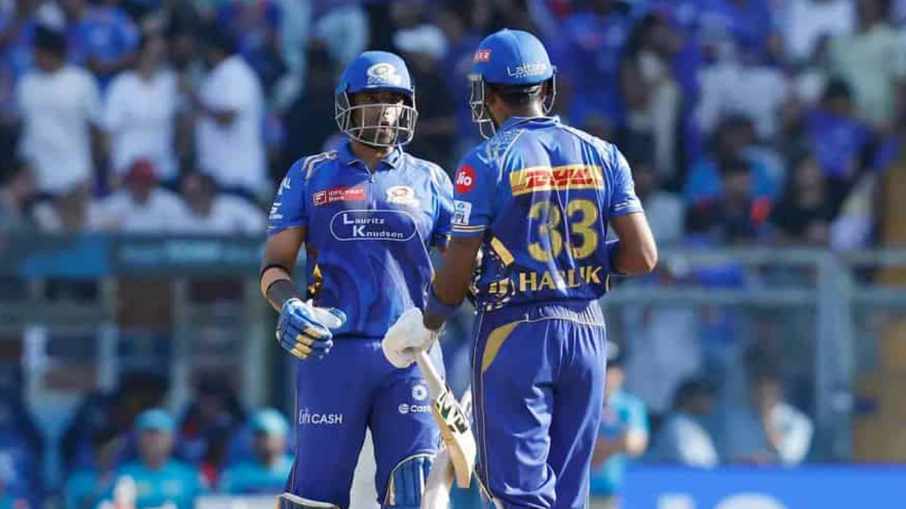 IPL 2025: চোট পেয়ে বাদ পড়লেন ‘রহস্য স্পিনার’, তড়িঘড়ি বদলি বেছে নিলো মুম্বই ইন্ডিয়ান্স !! 3 Hardik Pandya and Suryakumar Yadav | IPL | Image: Getty Images