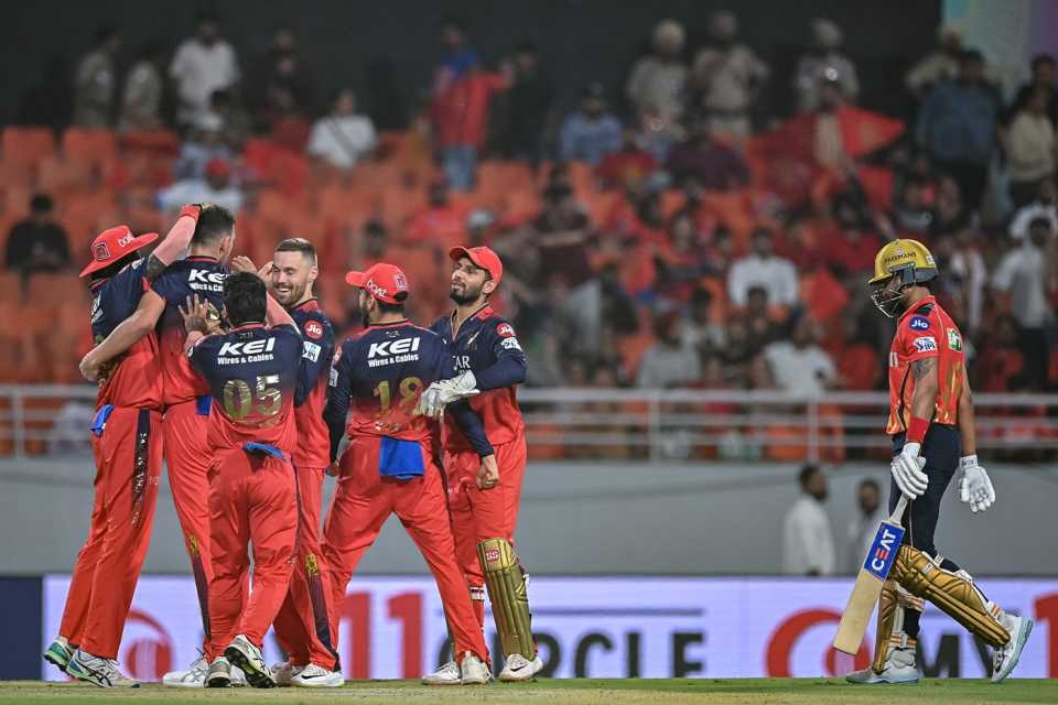 শ্রেয়াস আইয়ার আউট হতেই মাথায় হাত মিস্ট্রি গার্লের, নিমেষেই ভাইরাল ভিডিও !! 2 Shreyas Iyer