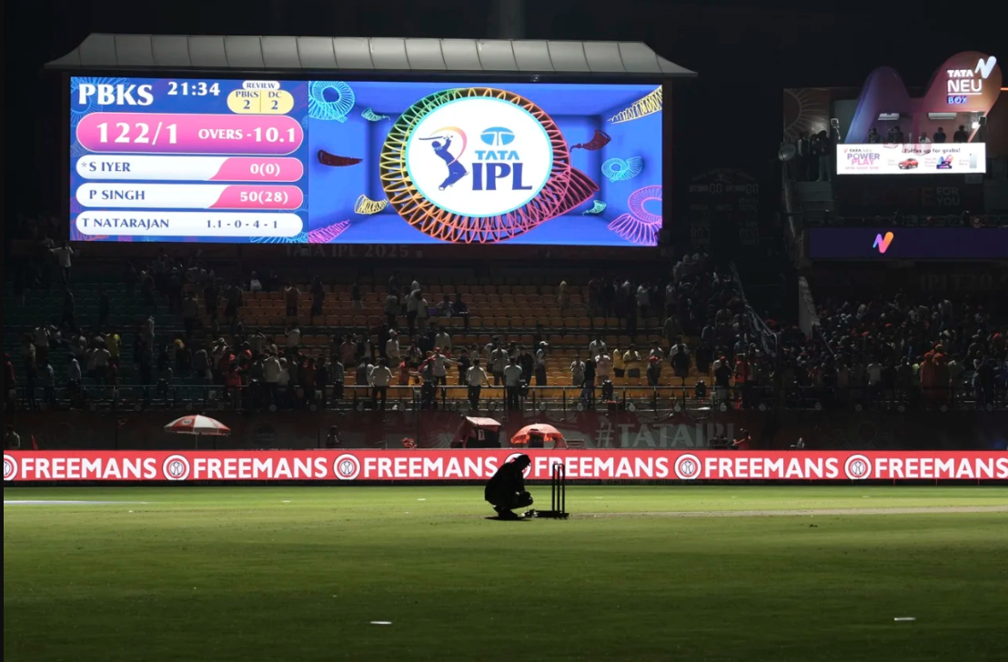 IPL 2025: বন্ধ বিমানবন্দর, ধর্মশালা ছাড়তে শ্রেয়স-রাহুলদের জন্য বিশেষ আয়োজন BCCI-এর !! 2 Blackout in Dharamshala | IPL | Image: Getty Images