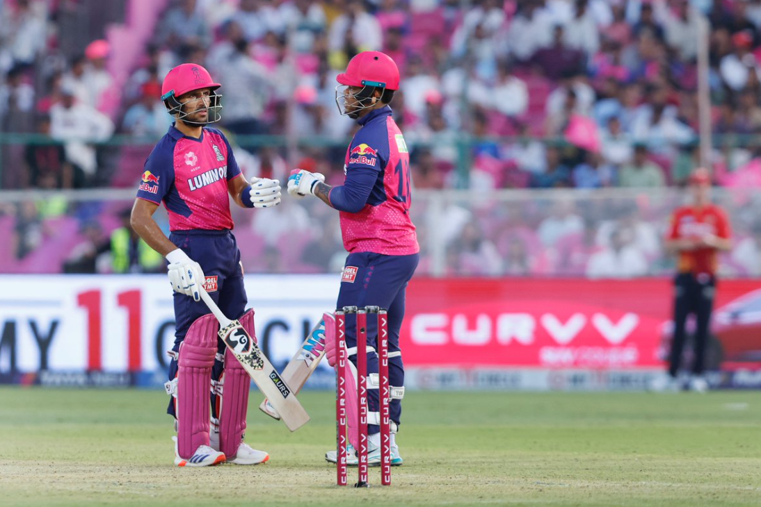 IPL 2025: ঘুরে দাঁড়াতে ব্যর্থ রাজস্থান, সঞ্জুদের হারিয়ে এক দশক পর প্লে-অফের দোরগোড়ায় পাঞ্জাব !! 3 Dhruv Jurel and Shimron Hetmyer | IPL | Image: Getty Images