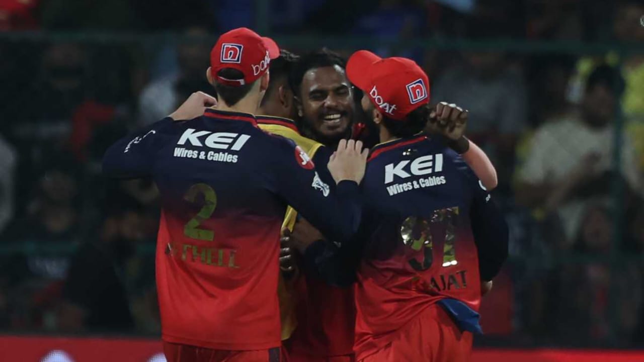 চলতি আইপিএল থেকে ছিটকে গেলেন দেবদত্ত পাডিক্কল, বদলে পাঞ্জাবের প্রাক্তন অধিনায়ককে দলে নিলো RCB !! 3 চলতি আইপিএল থেকে ছিটকে গেলেন দেবদত্ত পাডিক্কল, বদলে পাঞ্জাবের প্রাক্তন অধিনায়ককে দলে নিলো RCB !! 3